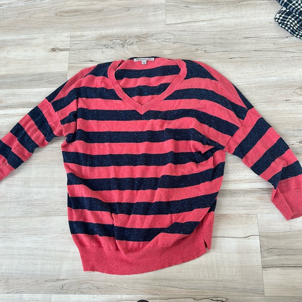 GAP sweater